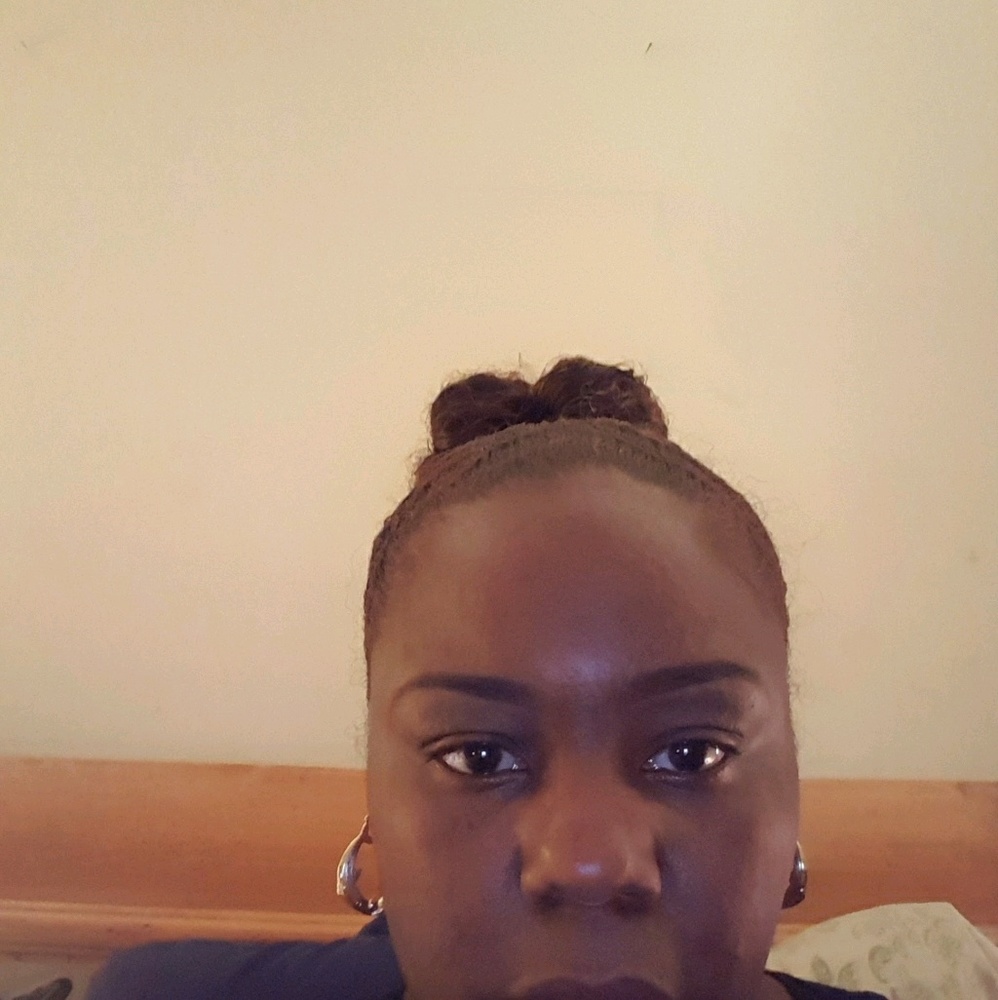 Meet your Posher, Charessa